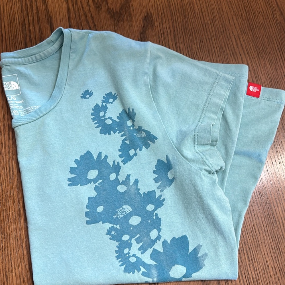 North Face tee